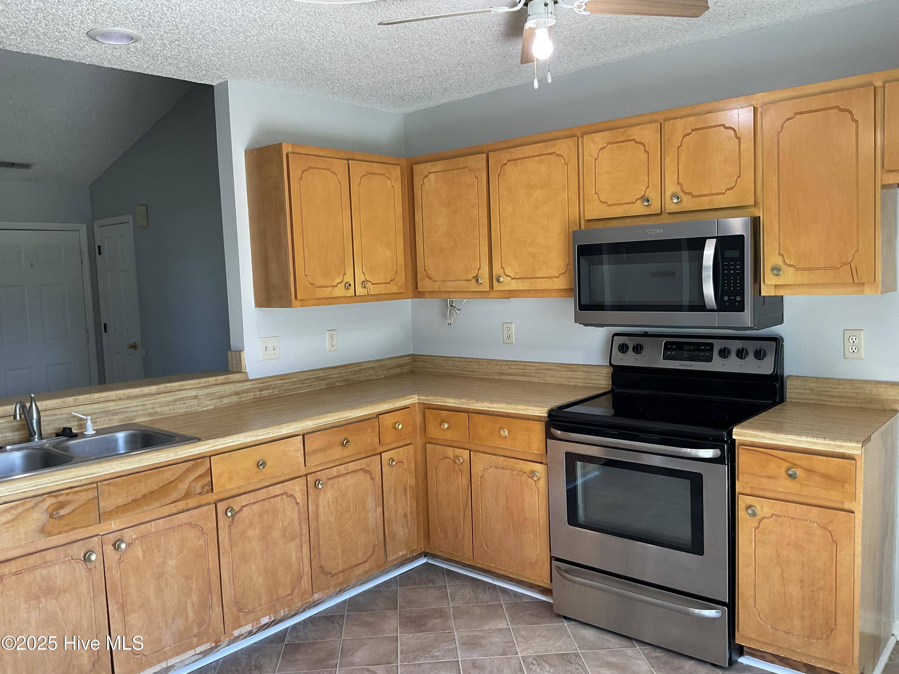 Hubert, NC 28539,312 Foxtrace LN