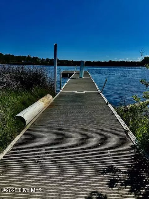 Swansboro, NC 28584,106 Lee CT