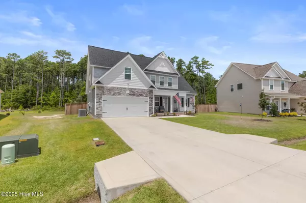 819 Cooke DR, Hubert, NC 28539