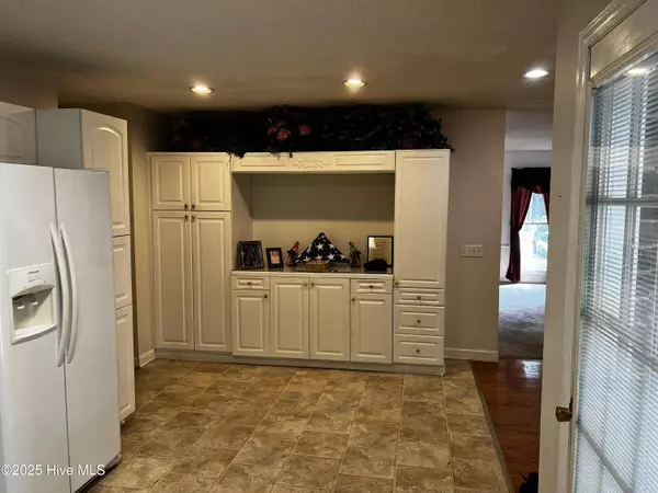 Kinston, NC 28504,2746 Pinewood DR