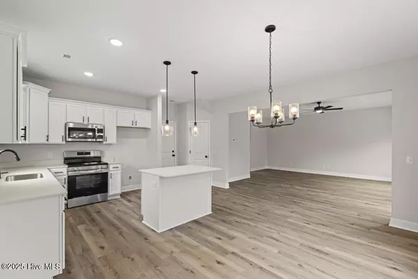 Hampstead, NC 28443,574 Poppleton DR