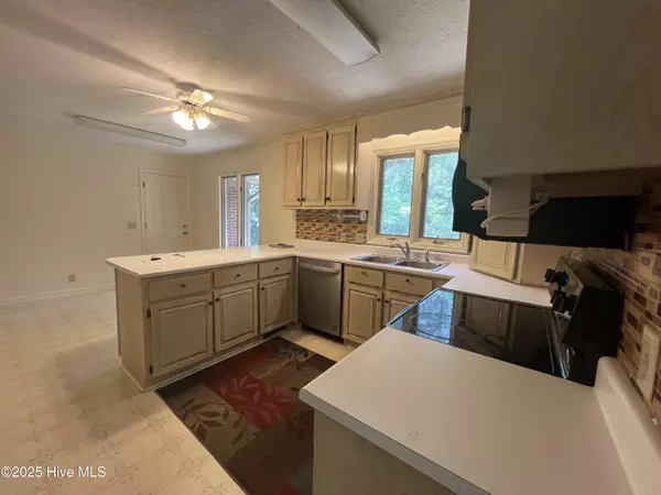 Vass, NC 28394,460 Thimbleberry DR