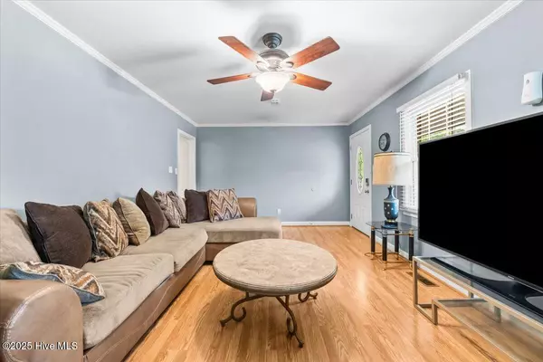 Siler City, NC 27344,410 W 10th ST