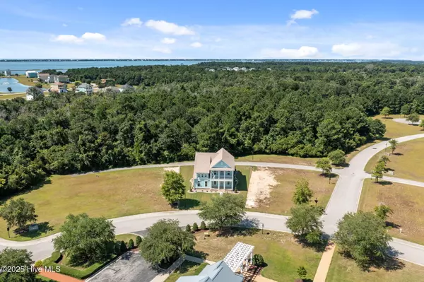 312 Cannonsgate DR, Newport, NC 28570