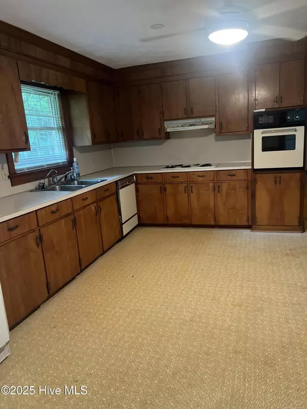 Greenville, NC 27858,210 Prince RD