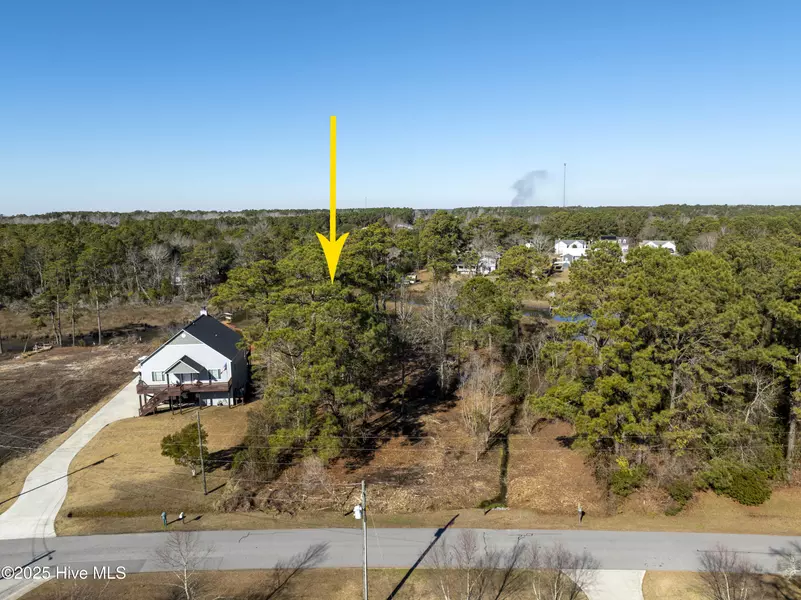 327 Chadwick Shores DR, Sneads Ferry, NC 28460