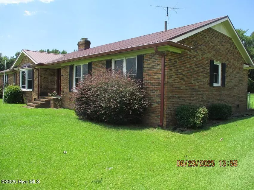 Roseboro, NC 28382,6930 Roseboro HWY