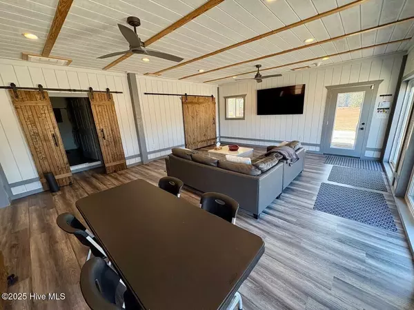 Vanceboro, NC 28586,6494 River RD