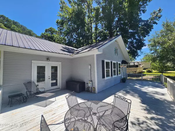Sneads Ferry, NC 28460,116 Vernelle CT