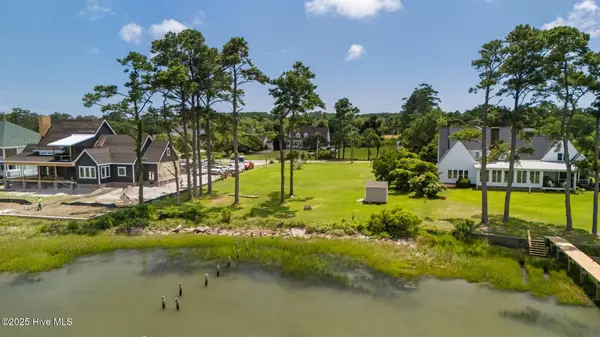 Morehead City, NC 28557,1512 Scotts LNDG