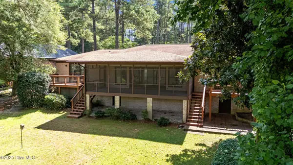 Whispering Pines, NC 28327,120 Pine Ridge DR