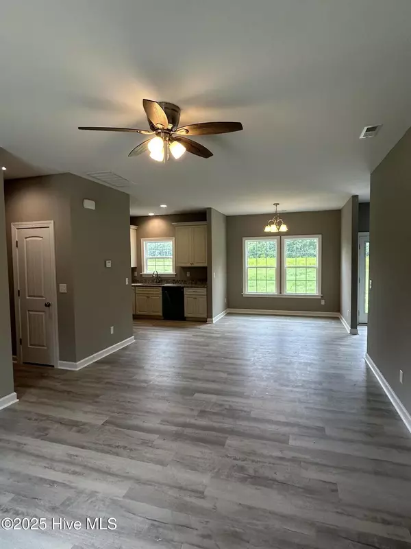 Elizabeth City, NC 27909,911 Shillingtown RD