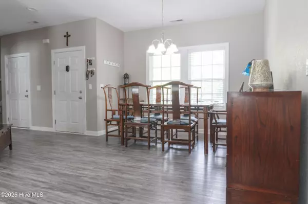 Currituck, NC 27929,135 S Currituck RD