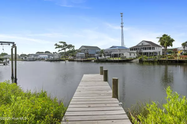 Cedar Point, NC 28584,112 Dolphin Bay EST