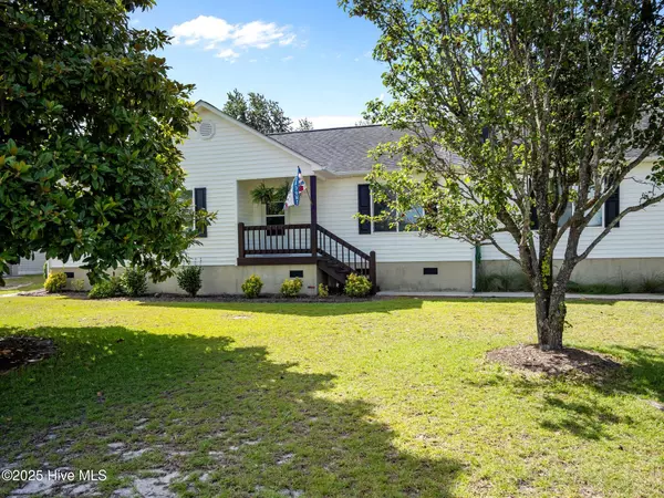 803 Wood Creek DR, Hubert, NC 28539