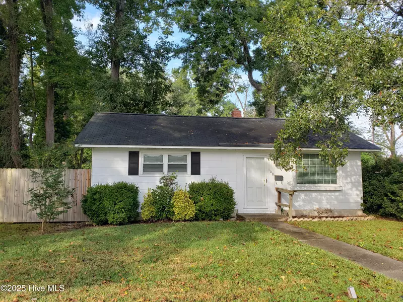 108 S Lee ST, Whiteville, NC 28472