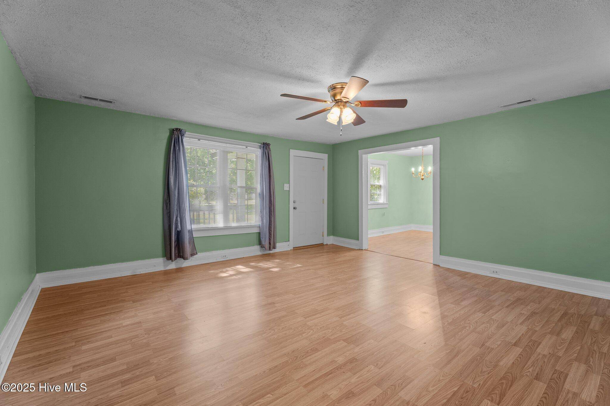 Kenly, NC 27542,202 Woodard ST
