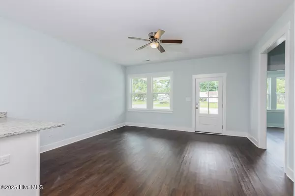 Vanceboro, NC 28586,325 Buck LN