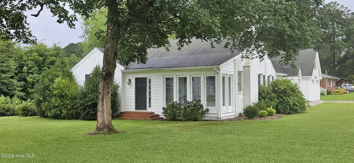 Clinton, NC 28328,907 Raleigh RD