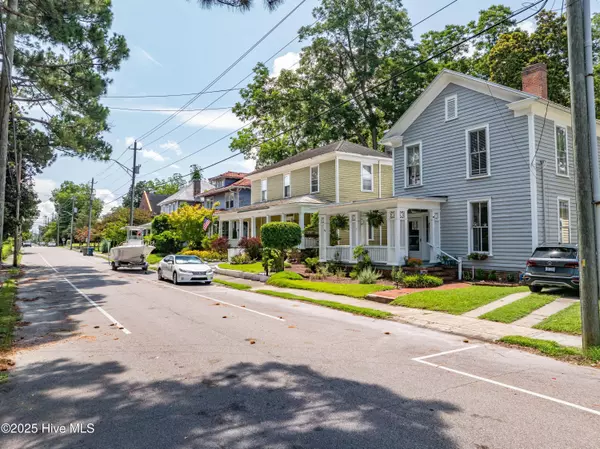 Washington, NC 27889,721 W 2nd ST
