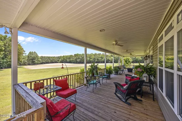 Stantonsburg, NC 27883,1078 Aycock RD
