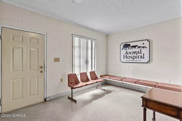 Whiteville, NC 28472,3522 James B White HWY S