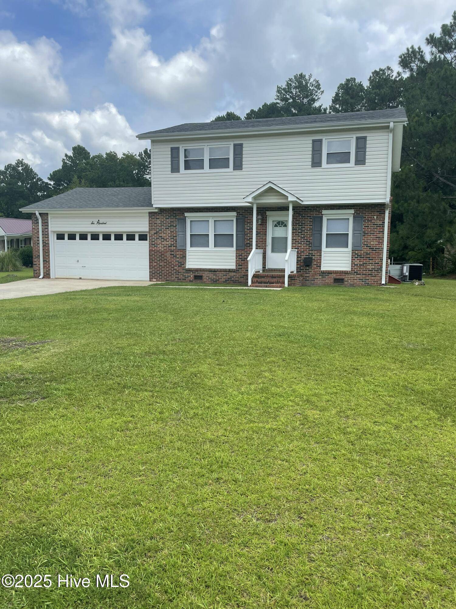 600 Oakwood AVE, Jacksonville, NC 28546