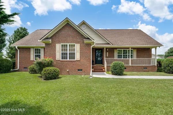 105 Phillip Mills DR, Teachey, NC 28464