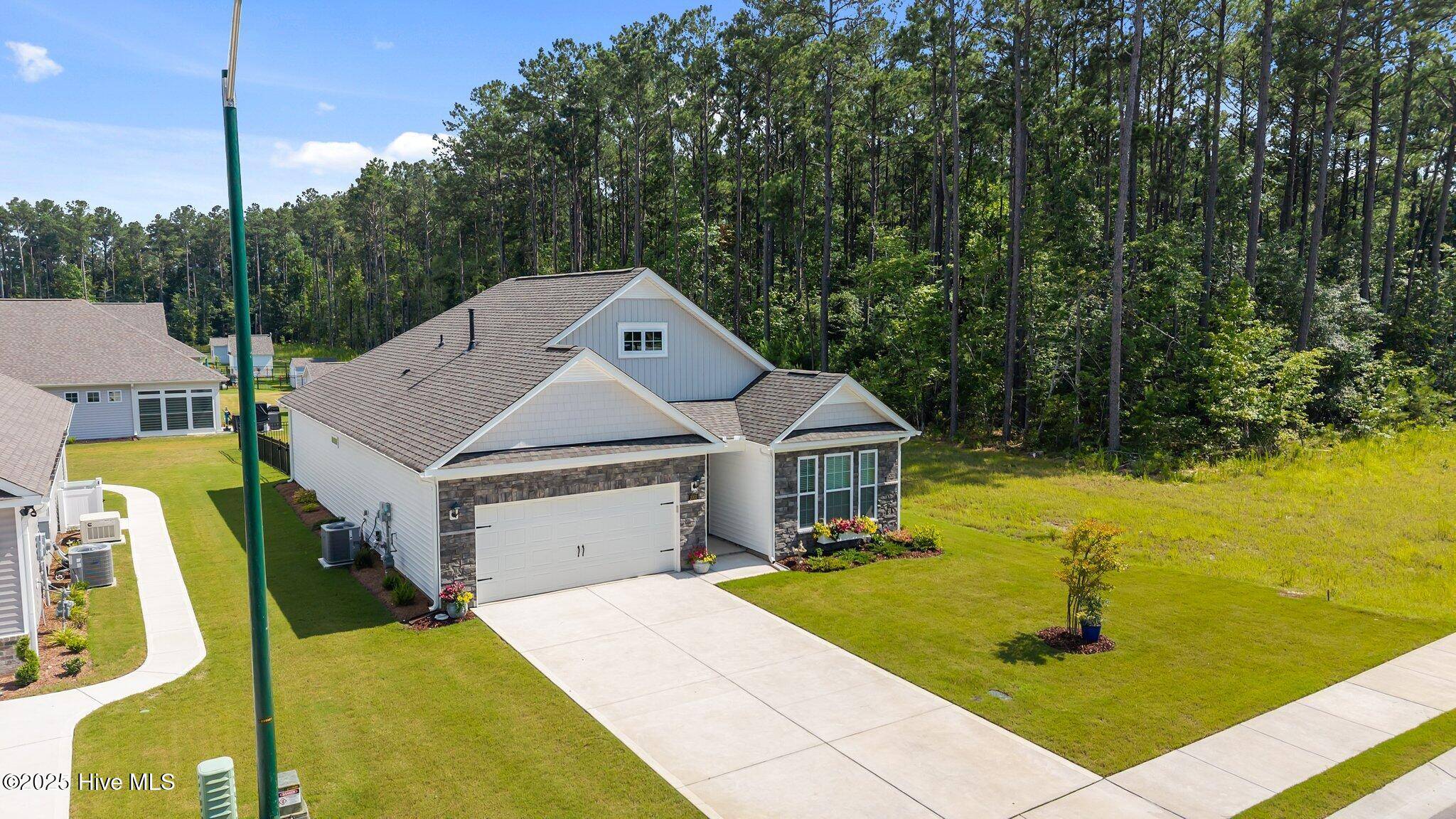 2003 Alizarin LN, New Bern, NC 28562