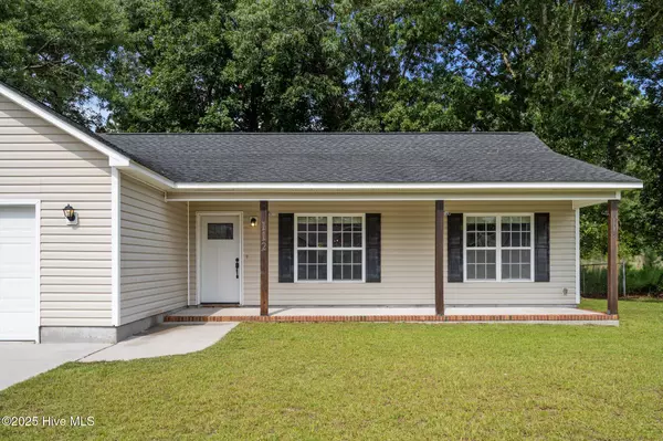Hubert, NC 28539,112 Fodder DR