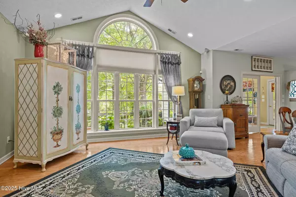 Stella, NC 28582,250 White Oak Bluff RD
