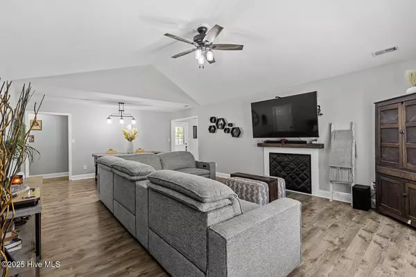 Jacksonville, NC 28546,207 Quarterhorse LN