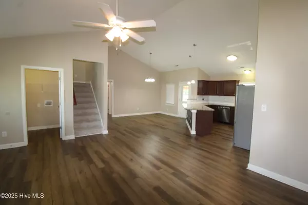 Hubert, NC 28539,307 Basil CT
