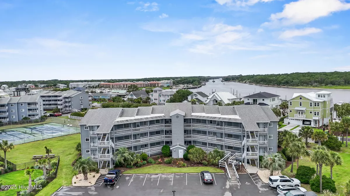 Carolina Beach, NC 28428,400 Virginia AVE #203d