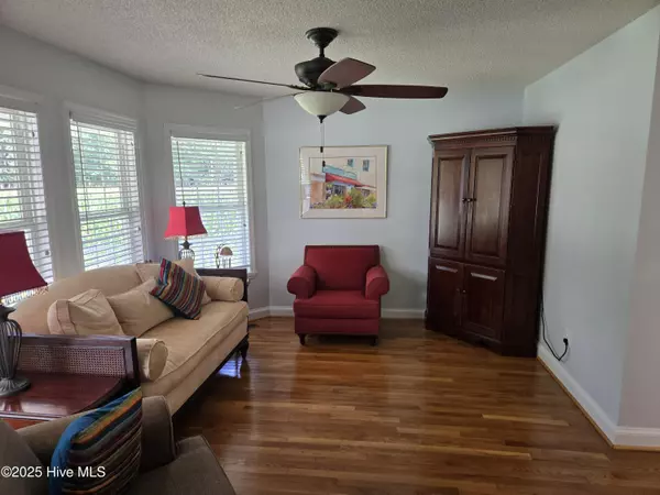 Lake Waccamaw, NC 28450,121 Schley AVE