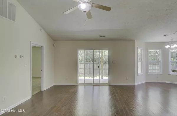 Jacksonville, NC 28546,102 Chinkapin CT