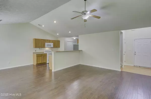 Jacksonville, NC 28546,102 Chinkapin CT