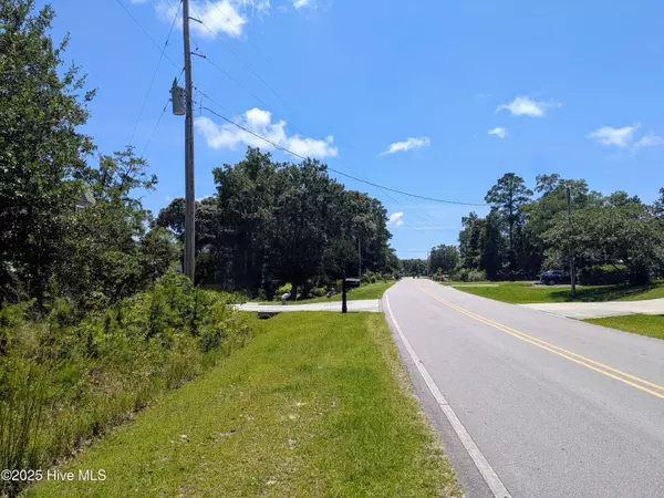 Stella, NC 28582,184 White Oak Bluff RD