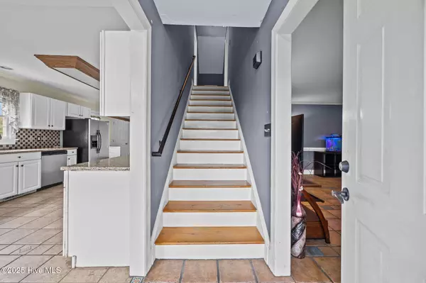 Greenville, NC 27858,102 White Oak DR