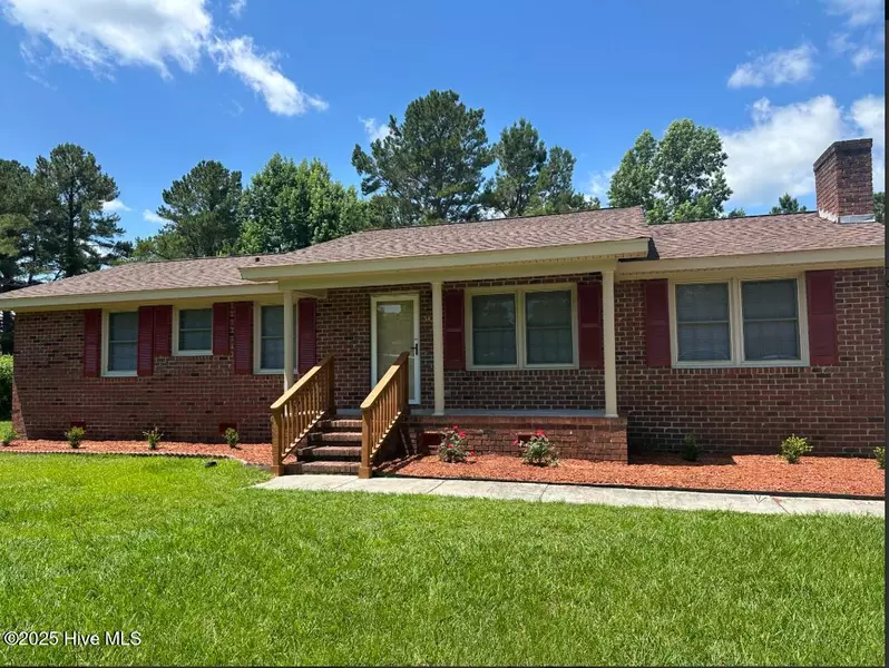 54 Nixon AVE, Rocky Point, NC 28457