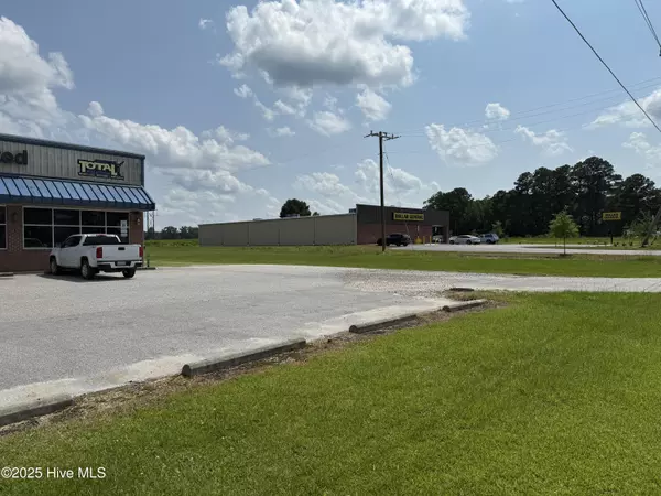 Williamston, NC 27892,1985 W Main ST