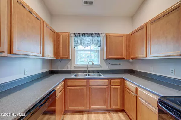 Wilmington, NC 28412,613 Saint Vincent DR