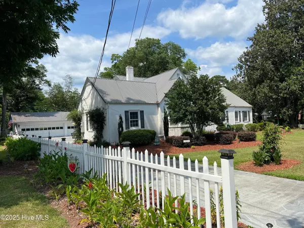 Chadbourn, NC 28431,313 E 1st AVE