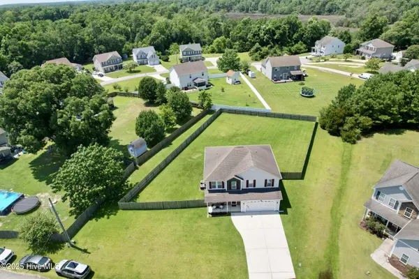 Hubert, NC 28539,203 Tucksey CT N