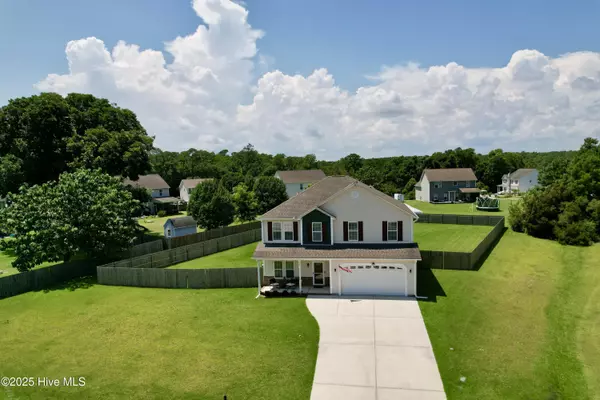 Hubert, NC 28539,203 Tucksey CT N