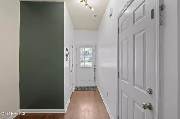 Holly Ridge, NC 28445,321 Cedar Island TRL