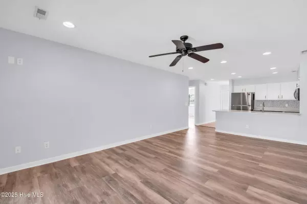 Wilmington, NC 28403,1507 Military Cutoff RD #Apt 207