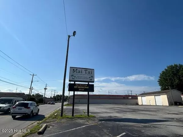 Jacksonville, NC 28540,109 Henderson DR #109-115