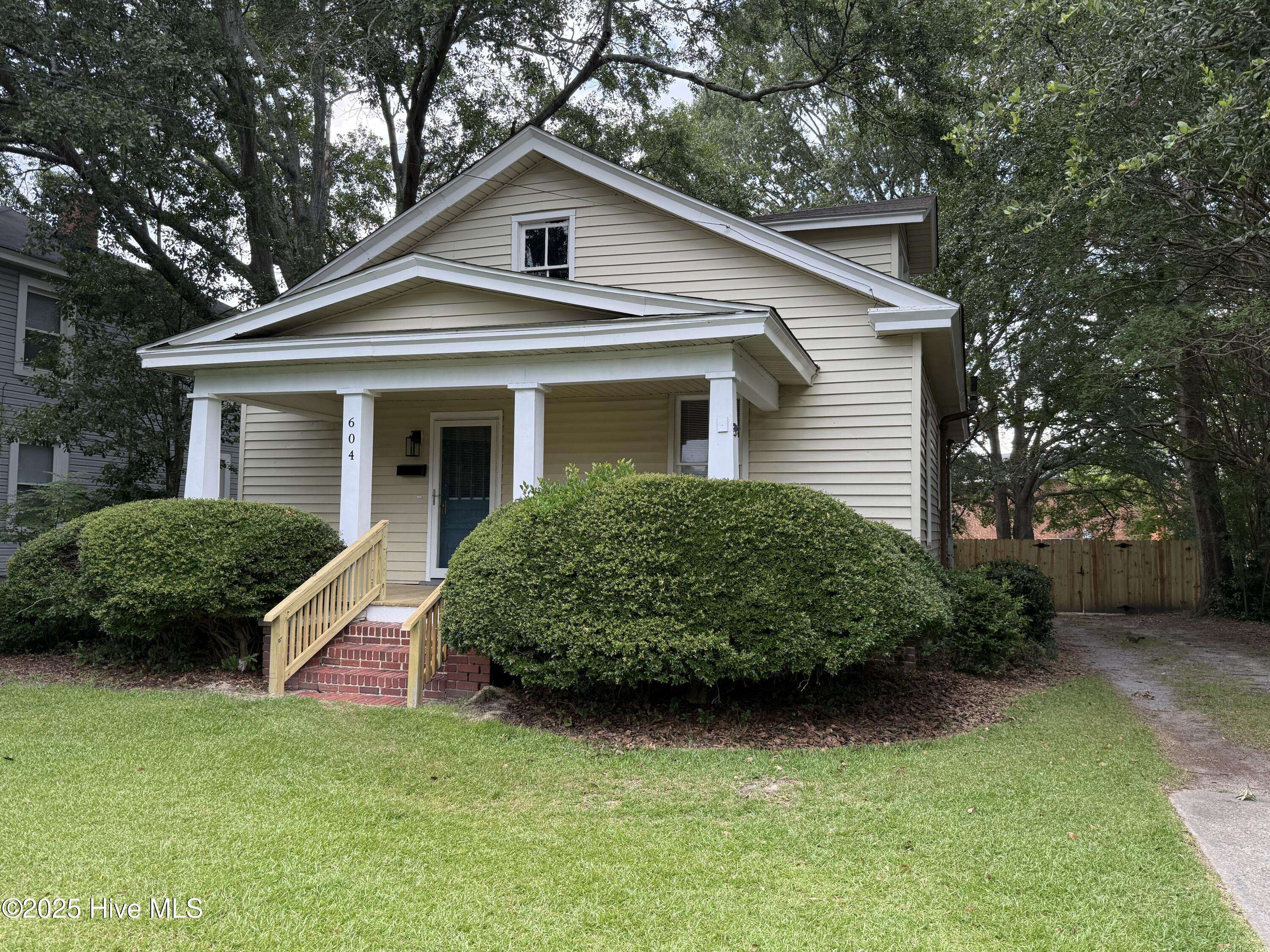 Washington, NC 27889,604 E 8th ST