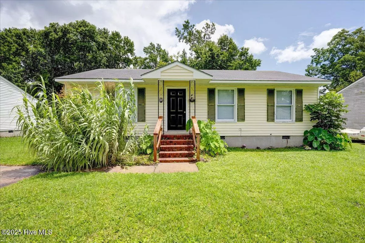 New Bern, NC 28560,910 Fort Totten DR